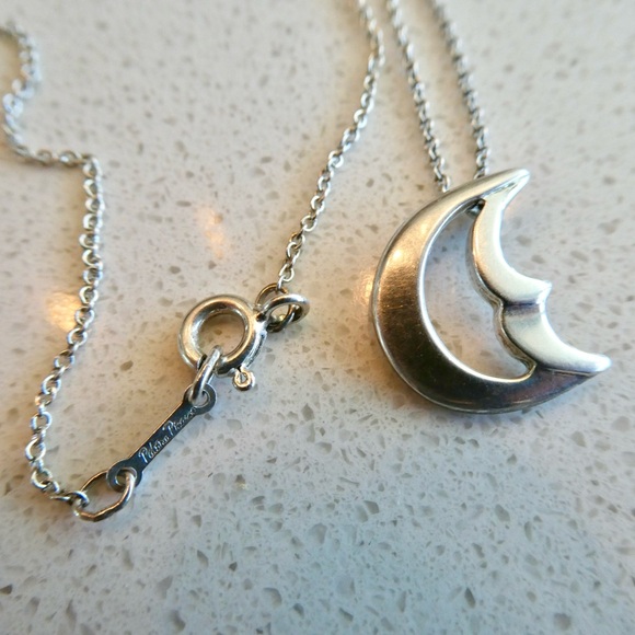 Tiffany & Co Paloma Picasso Sterling Silver Crescent Moon Pendant Necklace - Picture 7 of 9